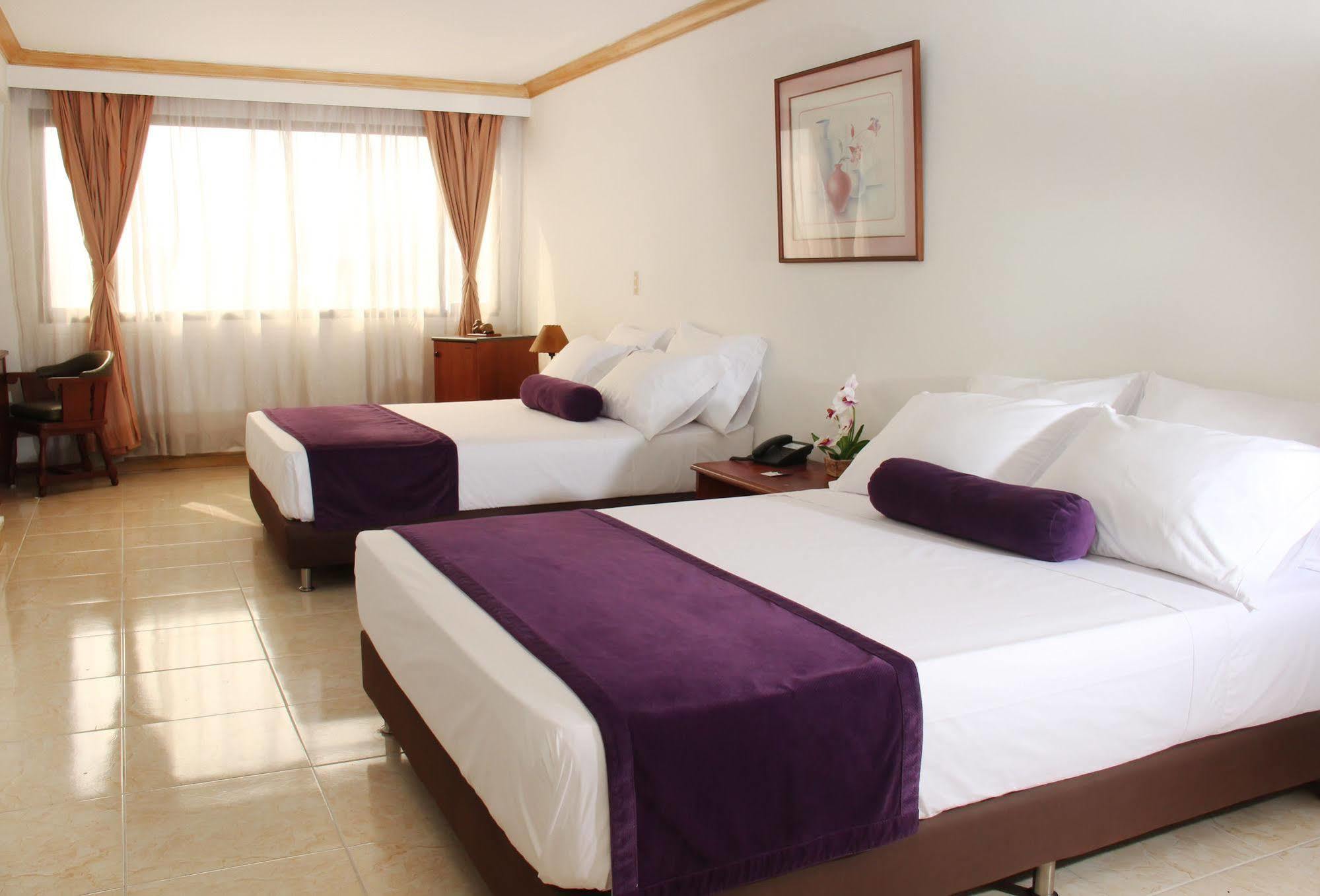 Ayenda 1235 Botero Hotel Medellín Kültér fotó