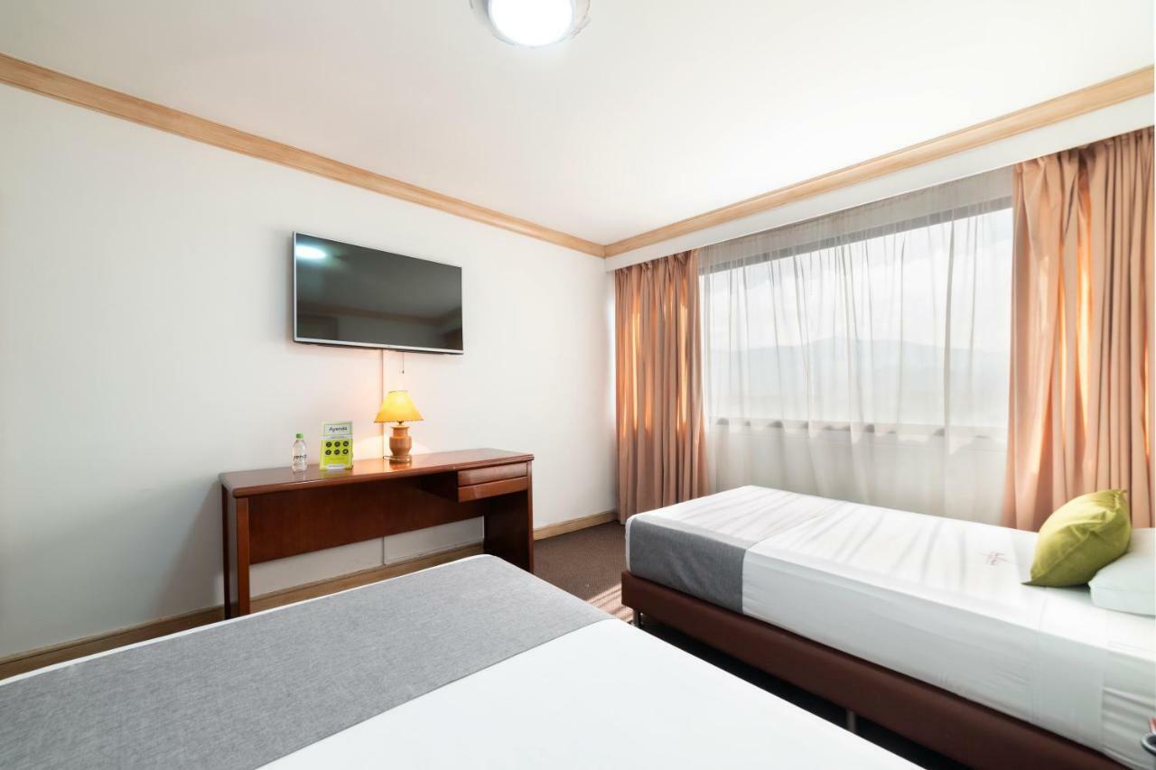 Ayenda 1235 Botero Hotel Medellín Kültér fotó